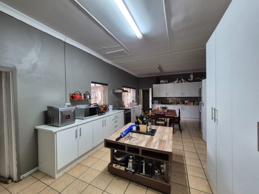 6 Bedroom Property for Sale in Dewetsdorp Free State